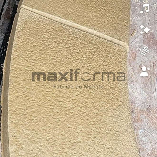 Matrite Bordura Piscina Semi-Rotund – 50x33x3.5cm ( 5 cm in partea inalta)